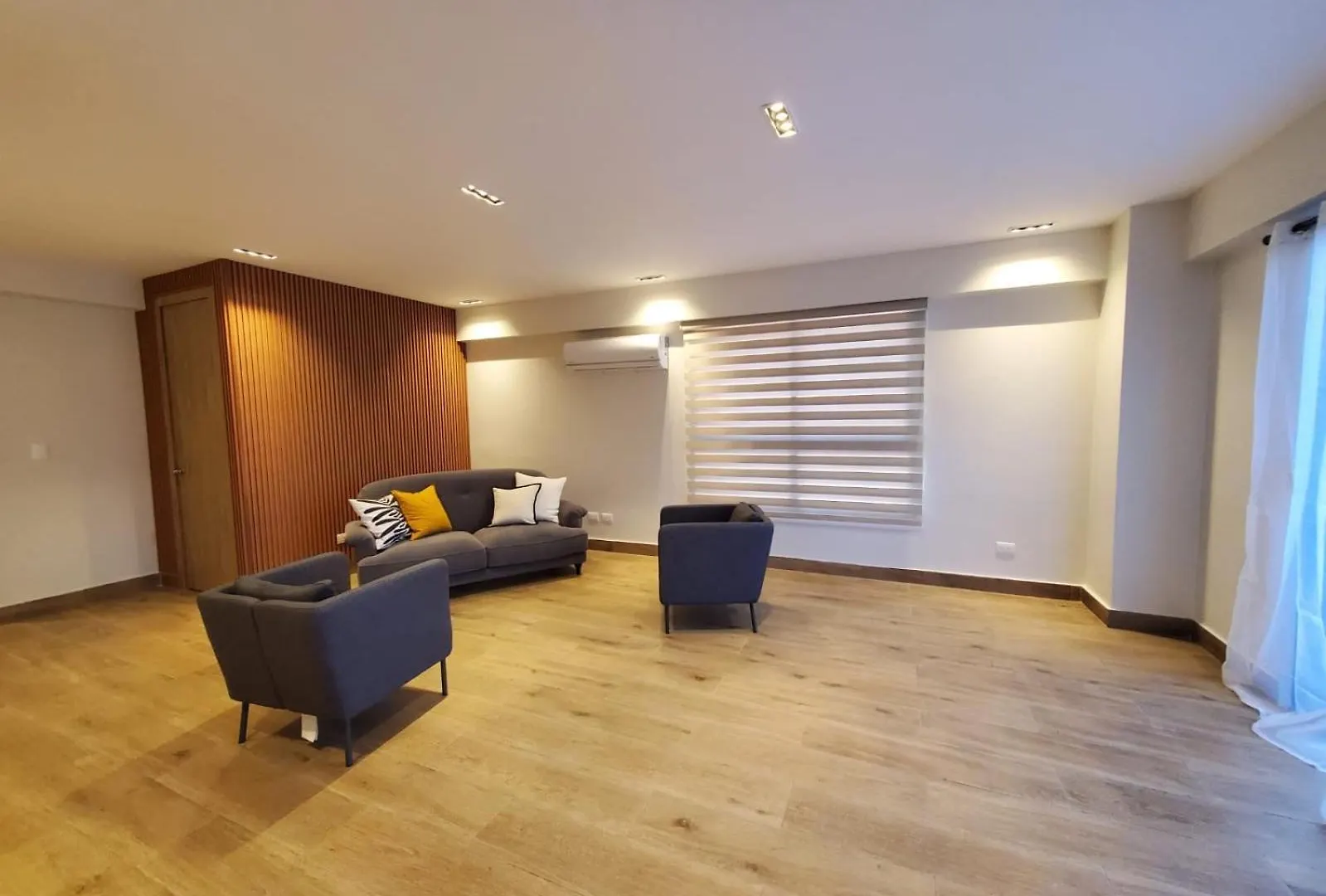 Apartamento De 236Mts2 Frente A Parque Mirador Sur Santo Domingo 0*,  Dominican Republic